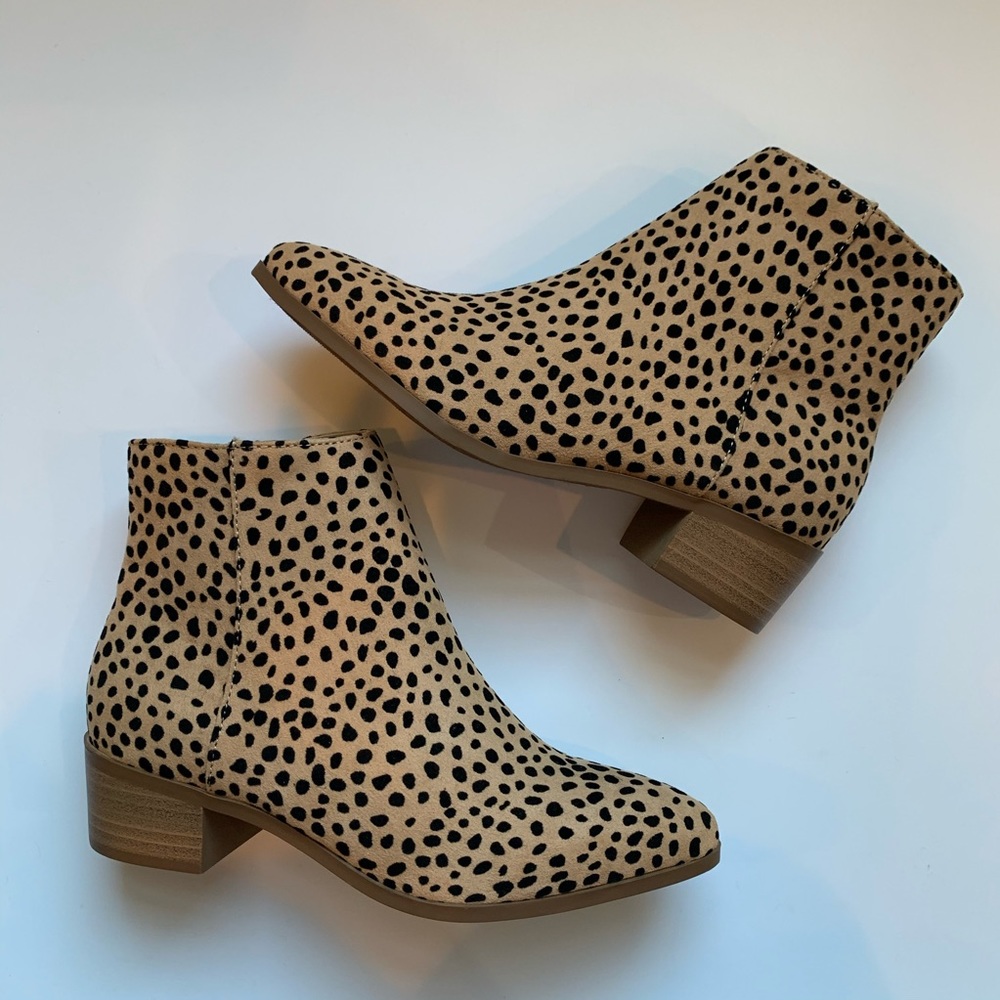 LAST PAIR! Vegan cheetah print ankle booties - Picture 4 of 6